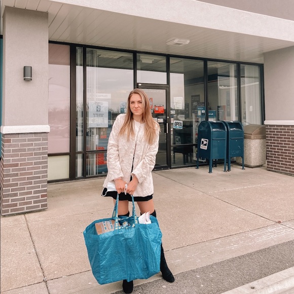 Meet your Posher, Meaghan - Picture 2 of 10